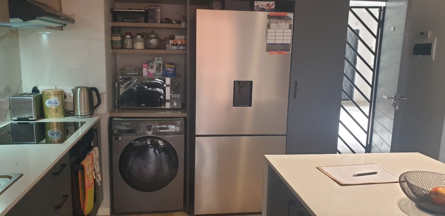 2 Bedroom Property for Sale in Pinelands Western Cape